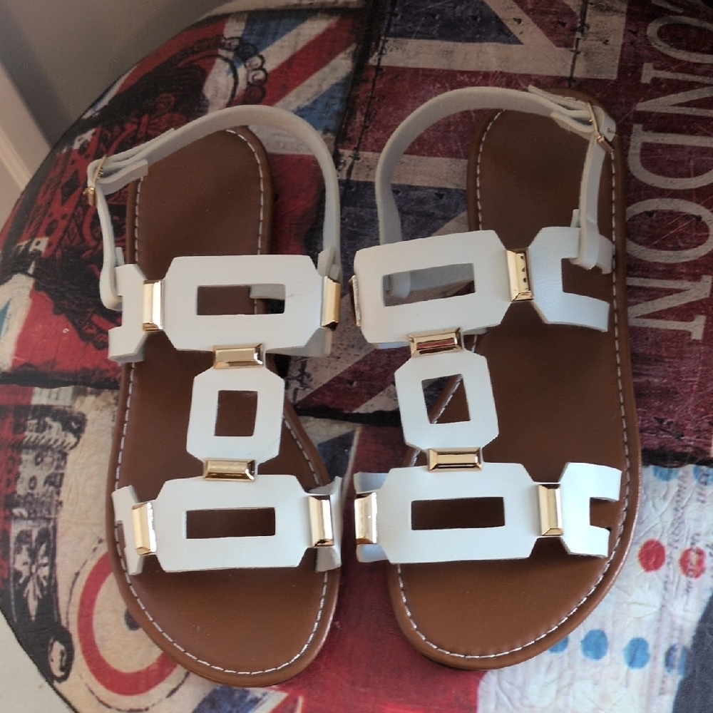 Retro 60s White Sandals with Gold Accents US 9.5M
